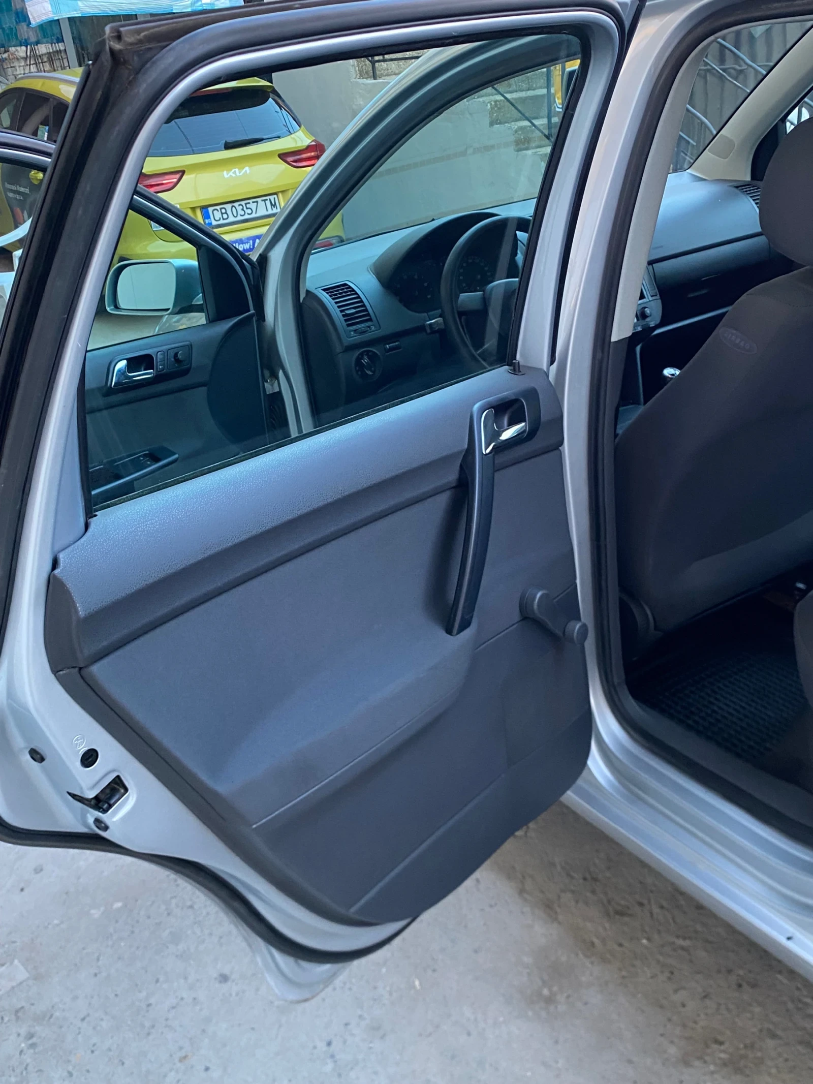 VW Polo VW Polo 1.4 Klimatronik Unikat , снимка 11 - Автомобили и джипове - 54934692