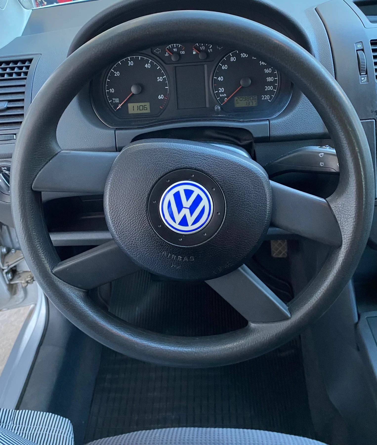 VW Polo VW Polo 1.4 Klimatronik Unikat , снимка 7 - Автомобили и джипове - 54934692