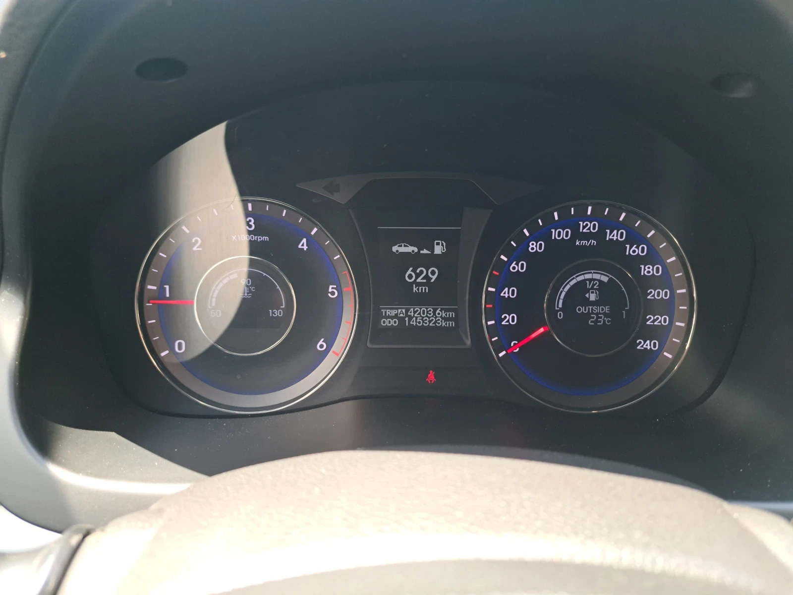 Hyundai I40 1.7CDTI.136p.s  E5B NAVI SEDAN 145х.км.TOP, снимка 15 - Автомобили и джипове - 55031433