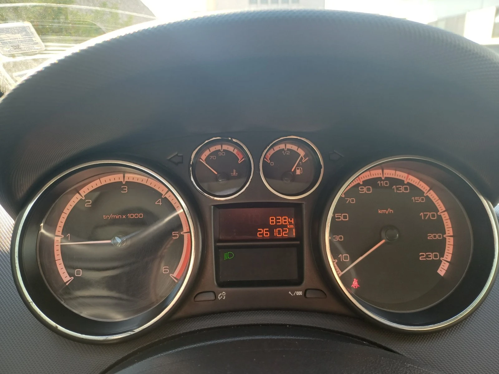 Peugeot 308 1.6 HDI, снимка 10 - Автомобили и джипове - 55553033
