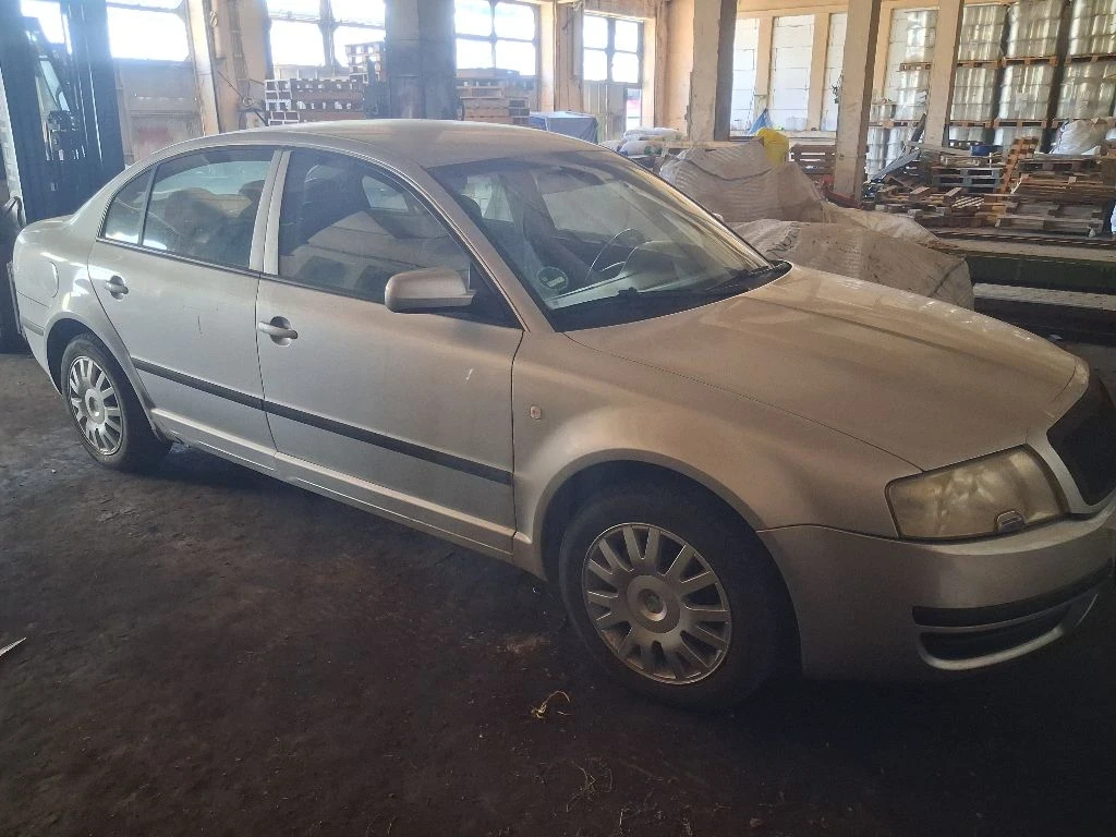 Skoda Superb 2.0/115, снимка 2 - Автомобили и джипове - 55987581