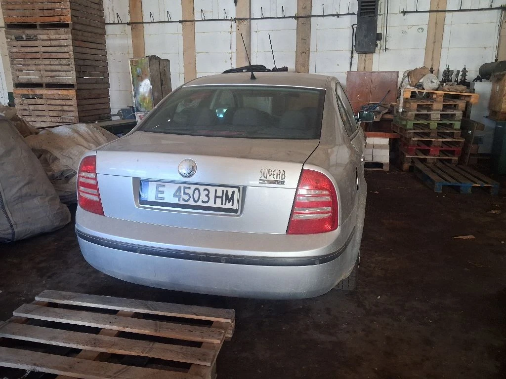 Skoda Superb 2.0/115, снимка 4 - Автомобили и джипове - 55987581