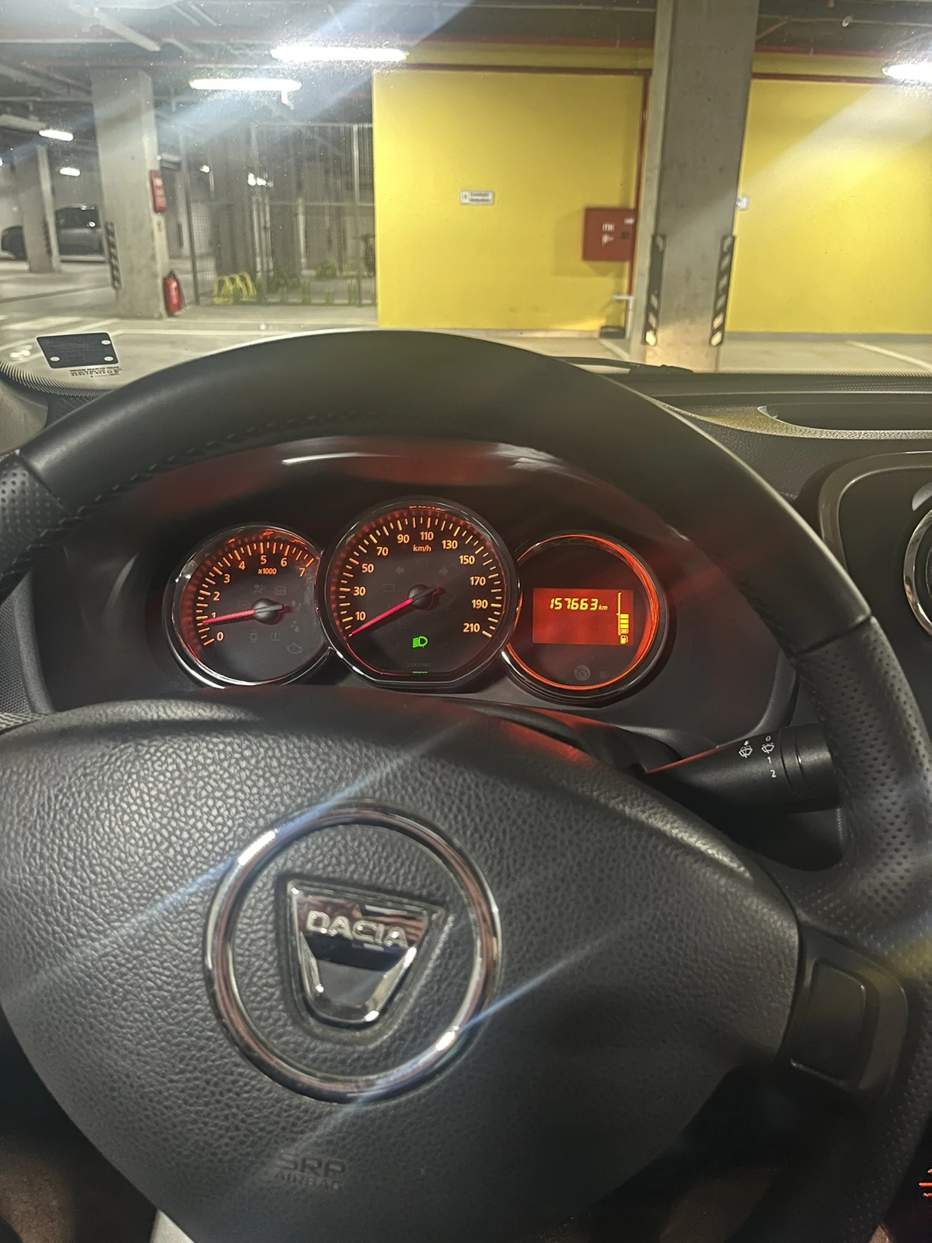 Dacia Logan, снимка 8 - Автомобили и джипове - 56155590