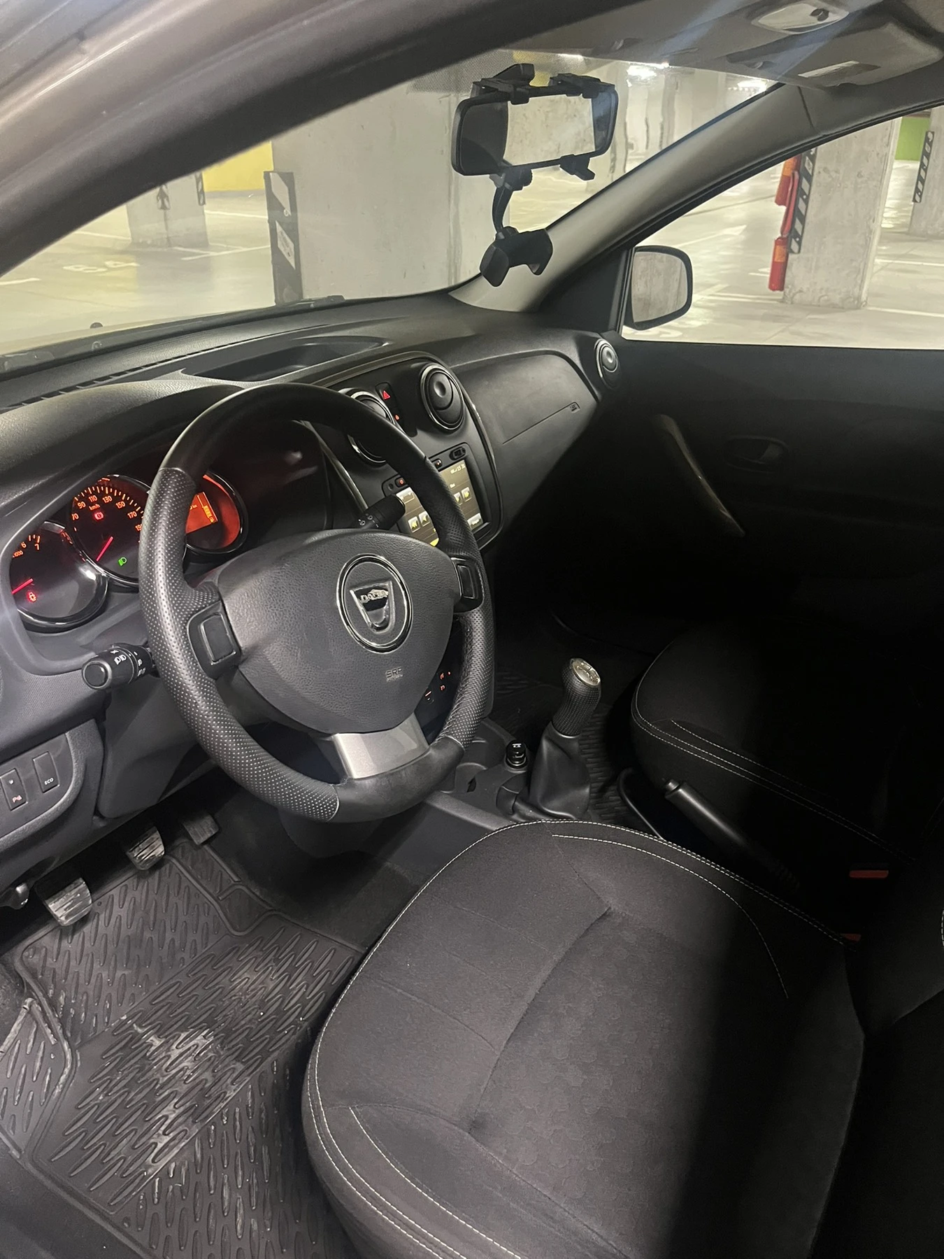 Dacia Logan, снимка 12 - Автомобили и джипове - 56155590