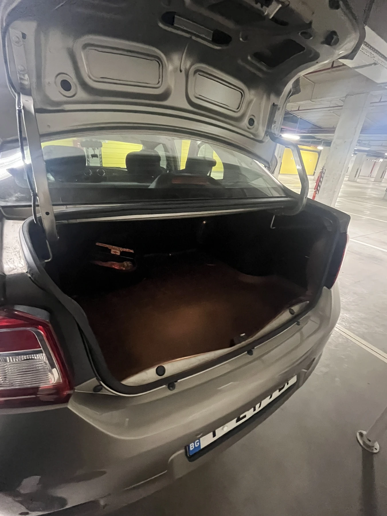 Dacia Logan, снимка 7 - Автомобили и джипове - 56155590
