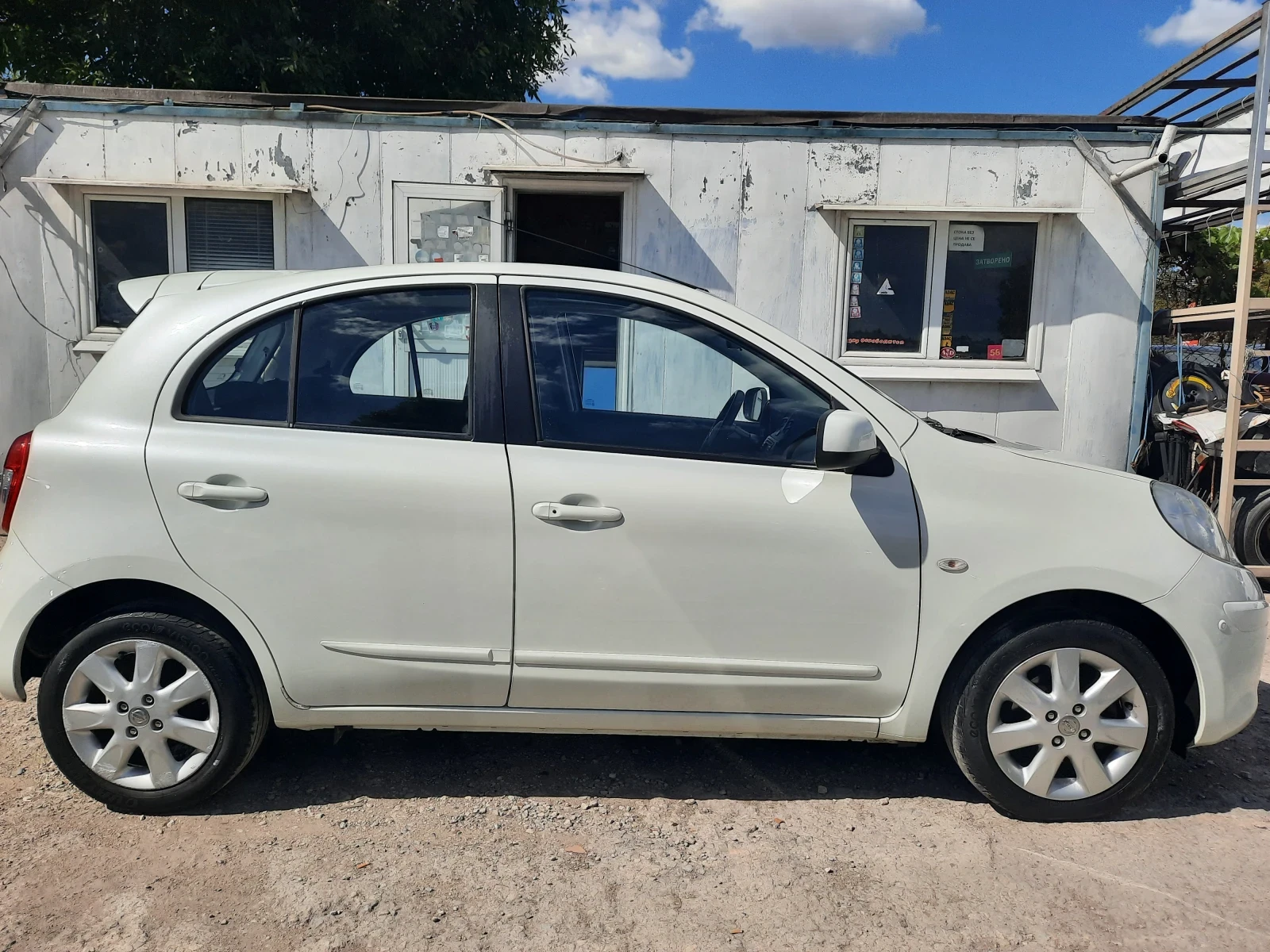 Nissan Micra 2013та КАТО НОВА Е, снимка 4 - Автомобили и джипове - 56210301