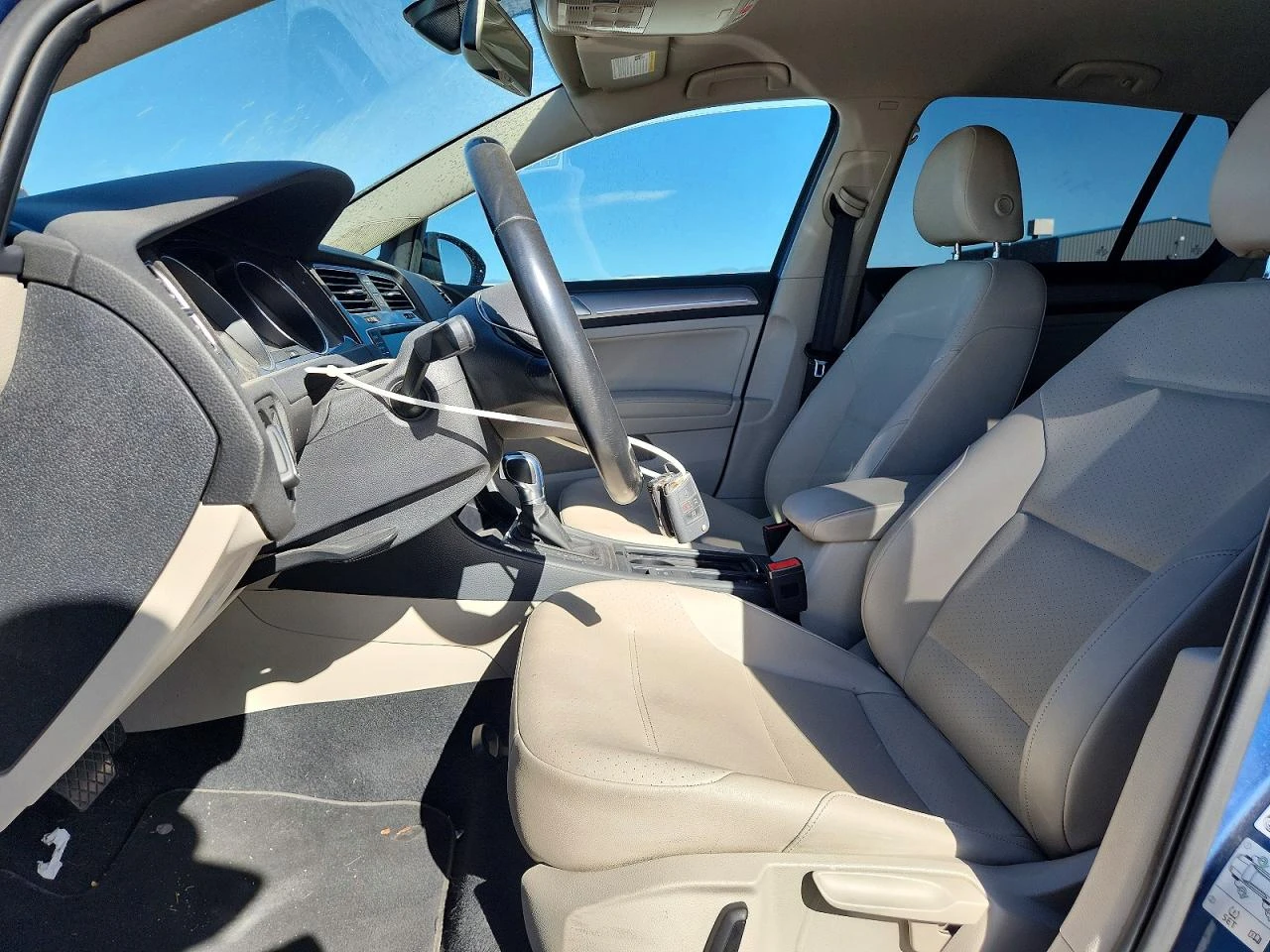 VW Golf e-Golf HB SEL Premium, снимка 7 - Автомобили и джипове - 56365343