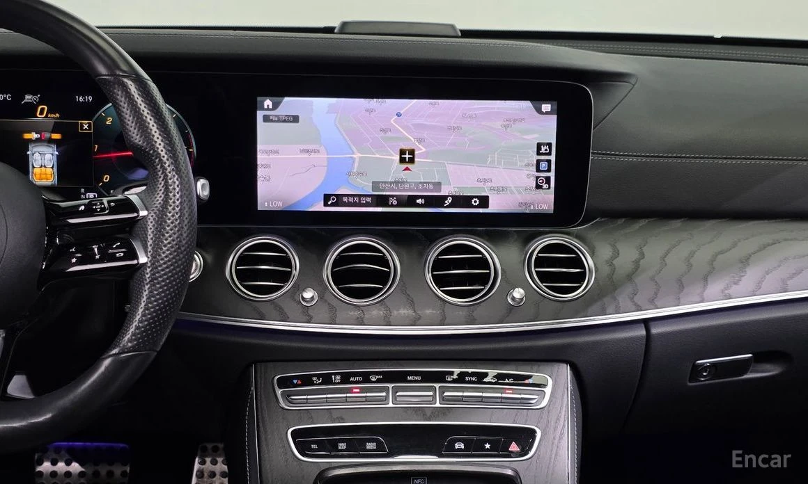 Mercedes-Benz E 220, снимка 12 - Автомобили и джипове - 56581167