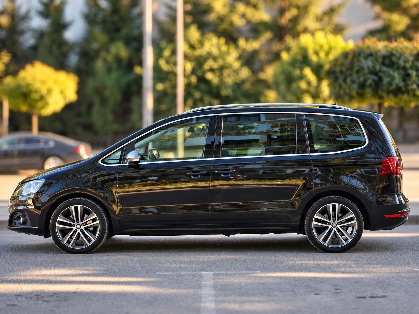 Seat Alhambra FR-LINE/PANO/ALCANTARA/CAMERA, снимка 3 - Автомобили и джипове - 56623822