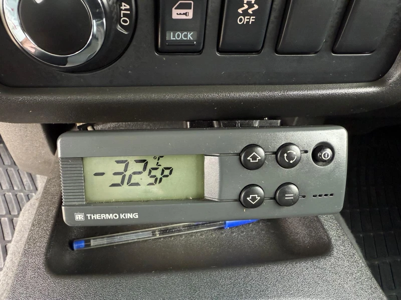 Nissan Navara / 4X4 / ХЛАДИЛЕН -32 C + 5 C / EURO 5 /, снимка 10 - Автомобили и джипове - 50433681