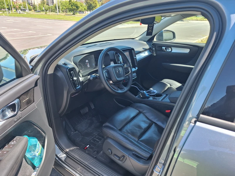 Volvo XC40, снимка 8 - Автомобили и джипове - 51886490