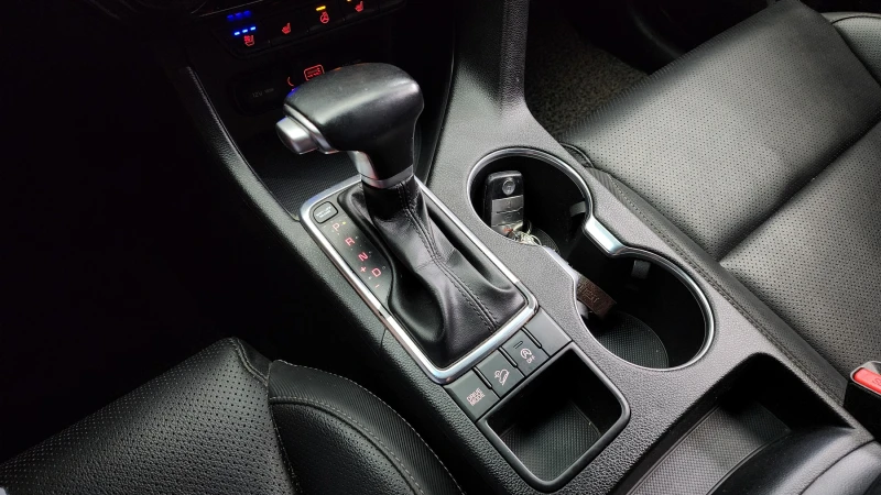 Kia Sportage 2.0 2WD NOBLESSE PLUS autogeorge.com, снимка 8 - Автомобили и джипове - 52389337