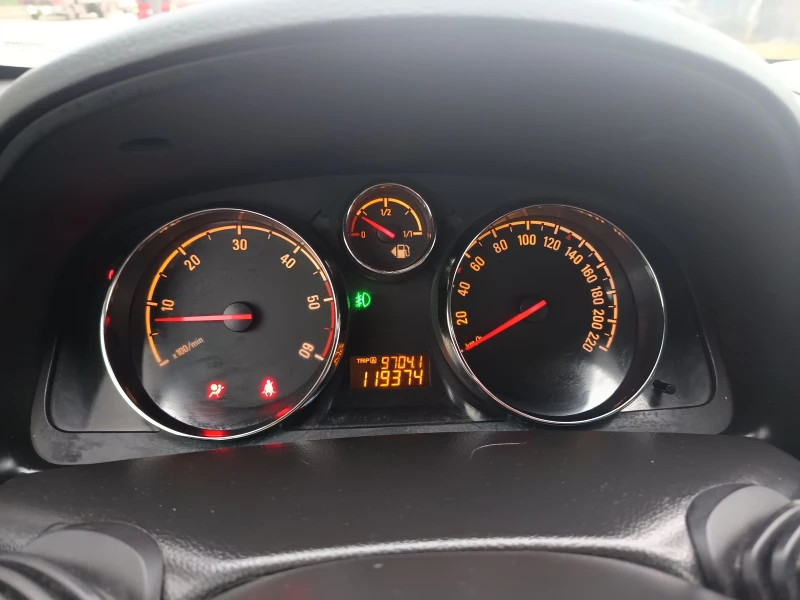 Opel Antara 2.2CDTI 4X4 UNIKAT, снимка 15 - Автомобили и джипове - 52651535