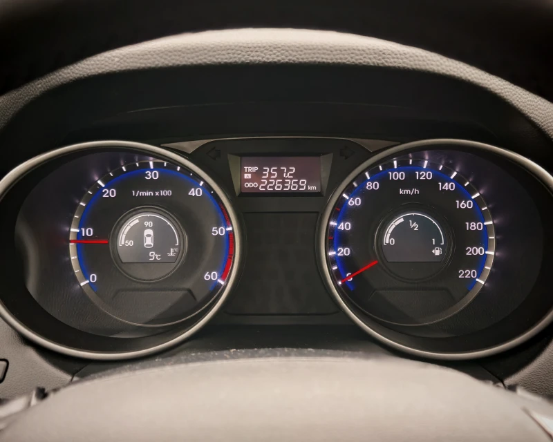 Hyundai IX35 2.0D 4WD , снимка 14 - Автомобили и джипове - 53161755