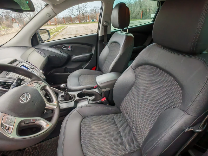Hyundai IX35 2.0D 4WD , снимка 9 - Автомобили и джипове - 53161755