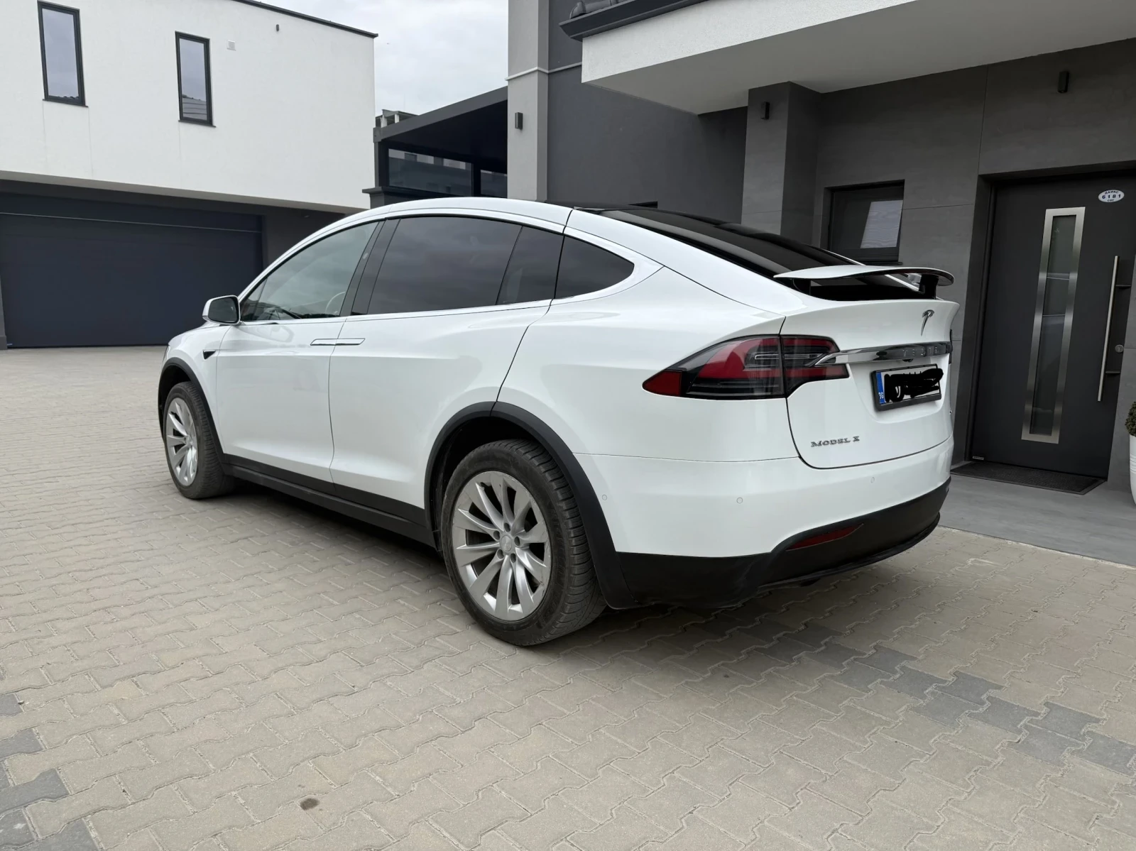Tesla Model X X100D - изображение 6
