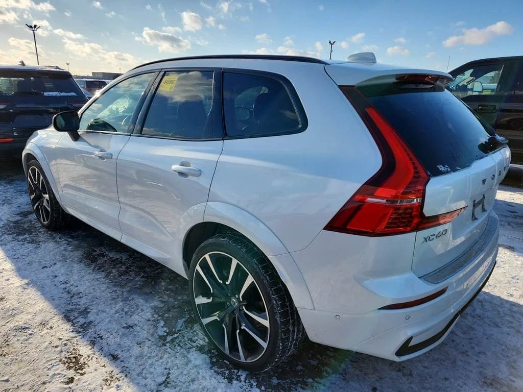 Volvo XC60 * ULTIMATE DARK THEME * CARFAX * ФИНАНСИРАНЕ - изображение 4