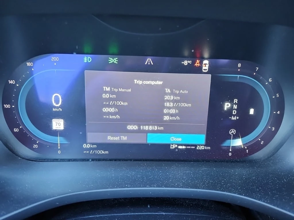 Volvo XC60 * ULTIMATE DARK THEME * CARFAX * ФИНАНСИРАНЕ - изображение 9