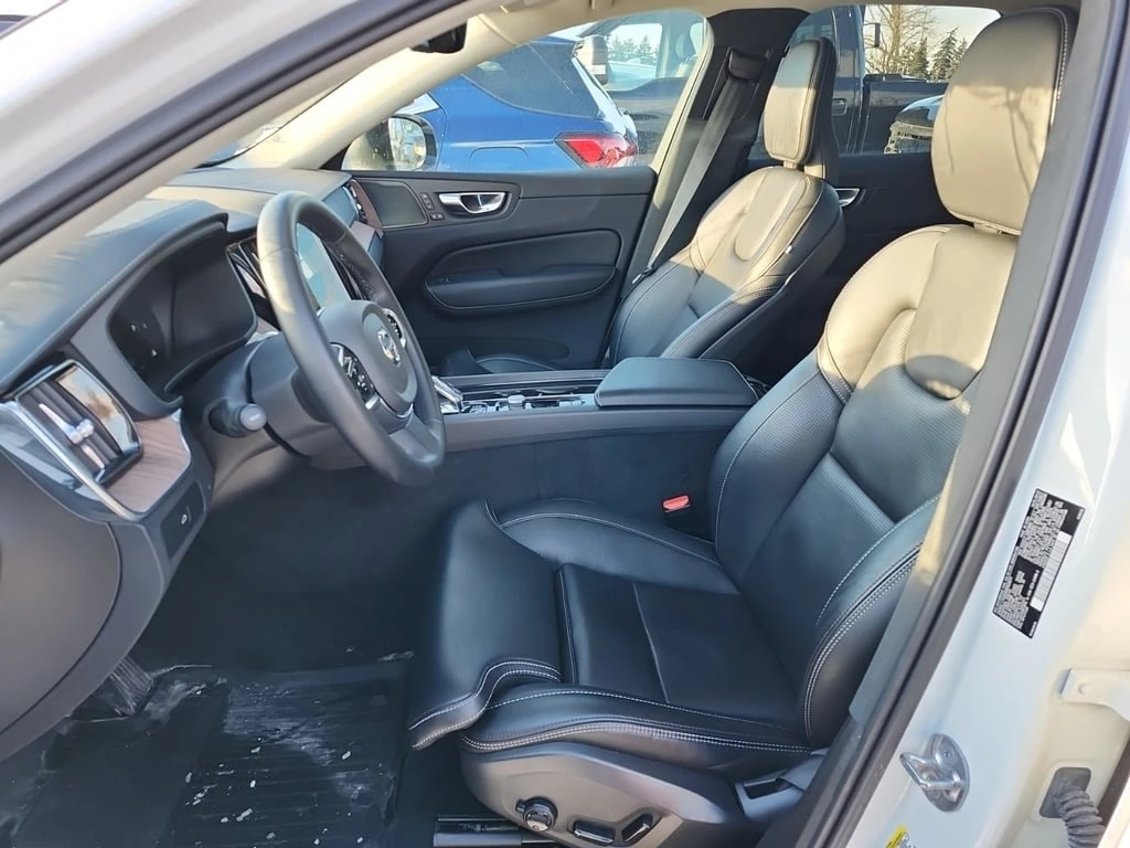 Volvo XC60 * ULTIMATE DARK THEME * CARFAX * ФИНАНСИРАНЕ - изображение 6