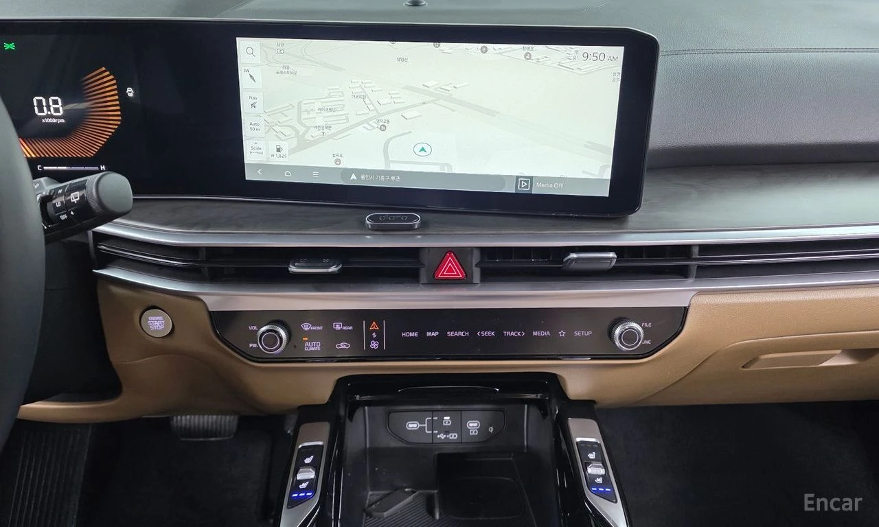 Kia Sorento 2.5T* PRESTIGE* ОБДУХВАНЕ* ДИСТРОНИК* LANE* ASSIST, снимка 8 - Автомобили и джипове - 56081966