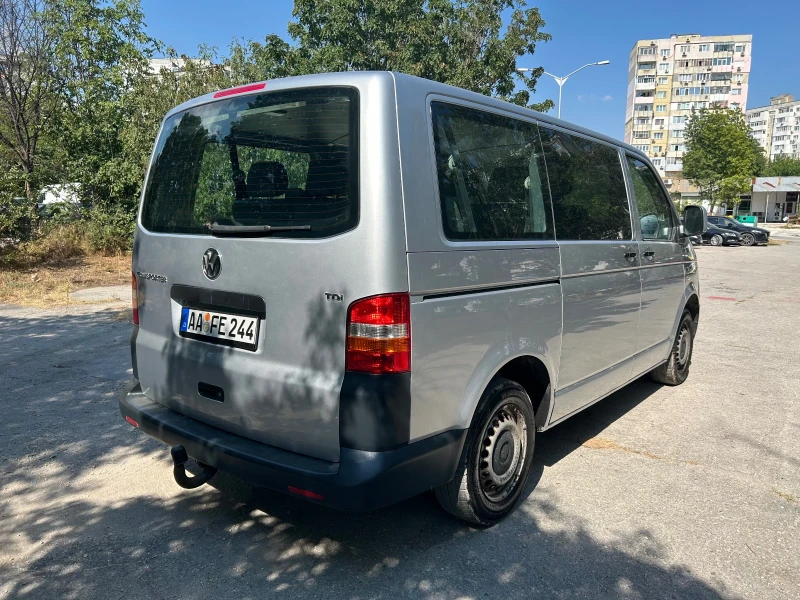 VW Caravelle T5 1.9 TDI 102 к.с. 9 места климатик, снимка 5 - Бусове и автобуси - 51332939