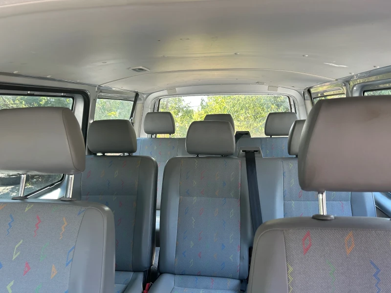 VW Caravelle T5 1.9 TDI 102 к.с. 9 места климатик, снимка 8 - Бусове и автобуси - 51332939