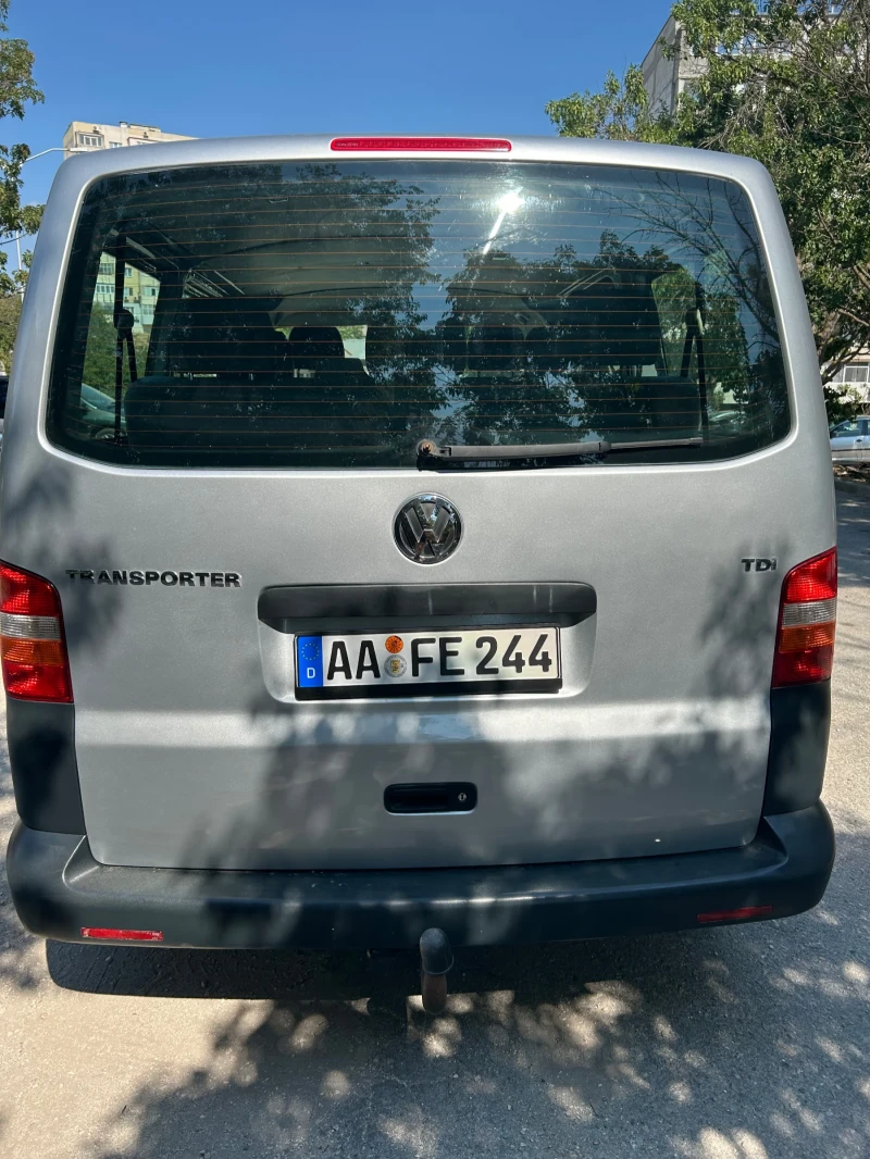 VW Caravelle T5 1.9 TDI 102 к.с. 9 места климатик, снимка 6 - Бусове и автобуси - 51332939