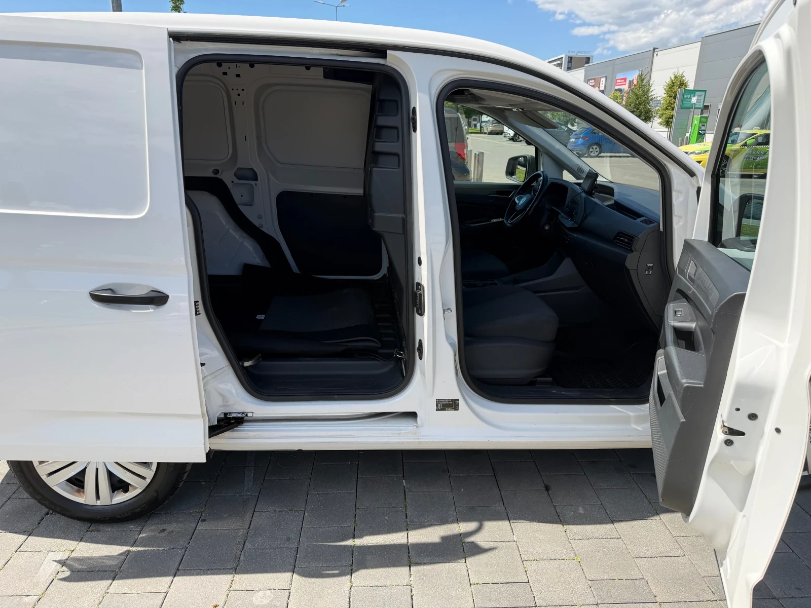 VW Caddy 2.0TDI DSG CARGO, снимка 10 - Бусове и автобуси - 55946070