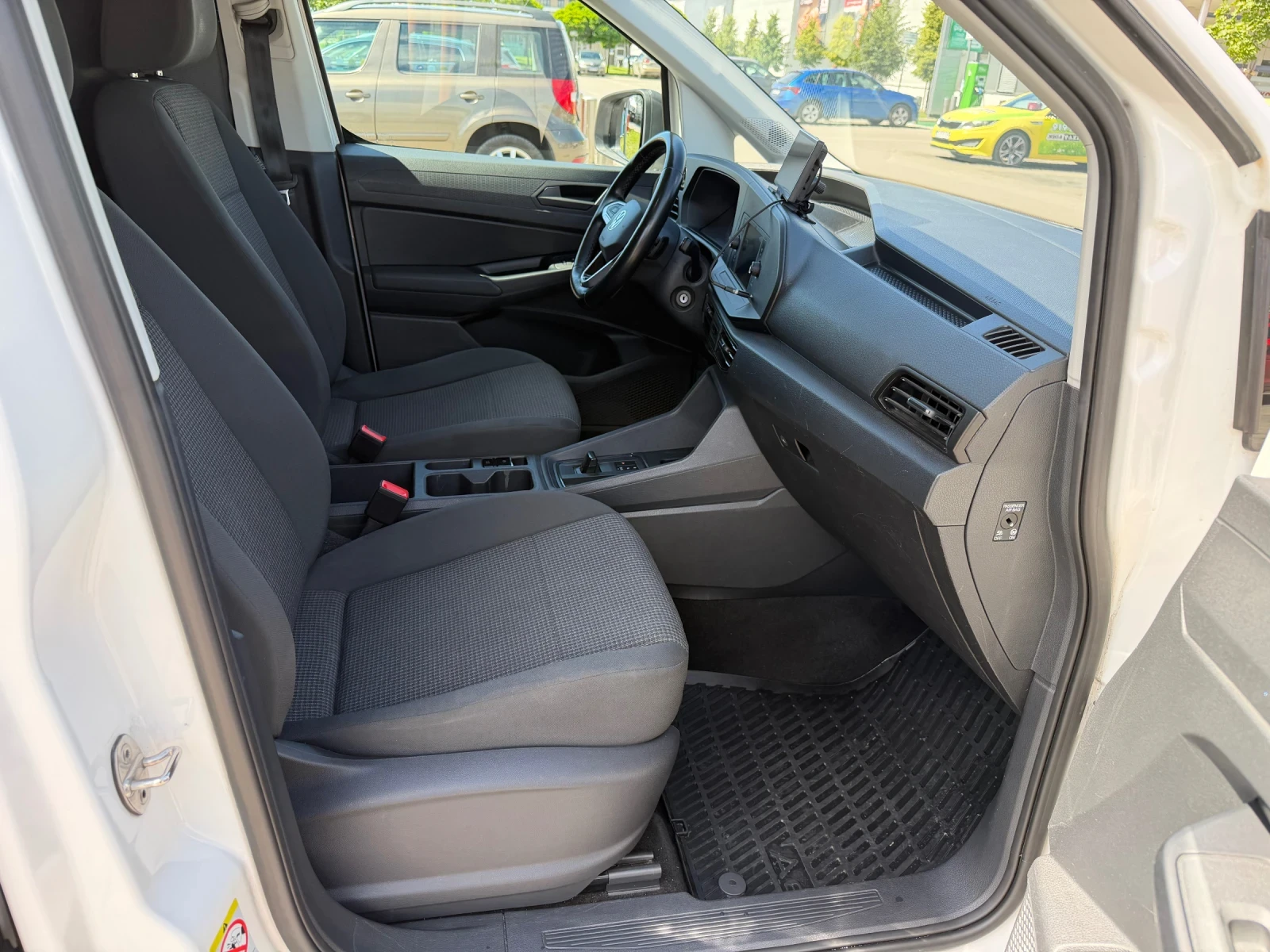 VW Caddy 2.0TDI DSG CARGO, снимка 9 - Бусове и автобуси - 55946070