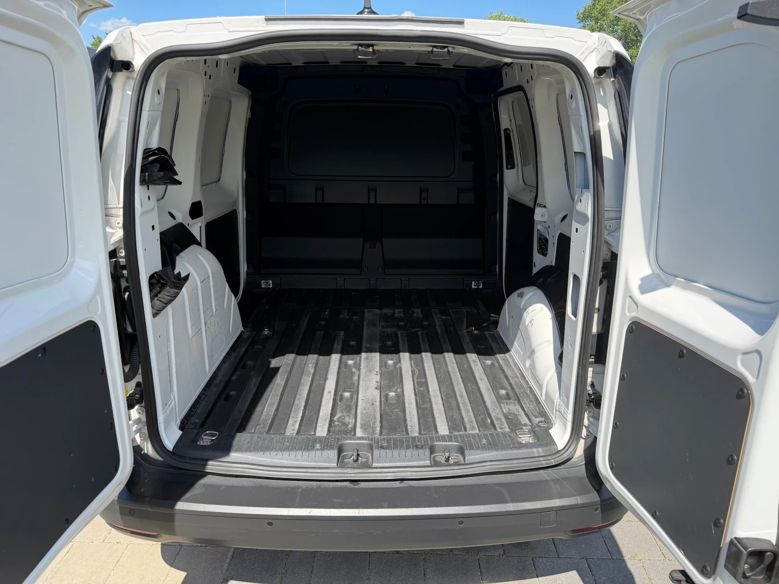 VW Caddy 2.0TDI DSG CARGO, снимка 7 - Бусове и автобуси - 55946070