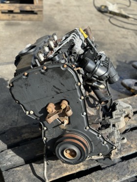 Двигател за Citroen Fiat Ford Peugeot - 2.2tdci, снимка 2 - Части - 45545302