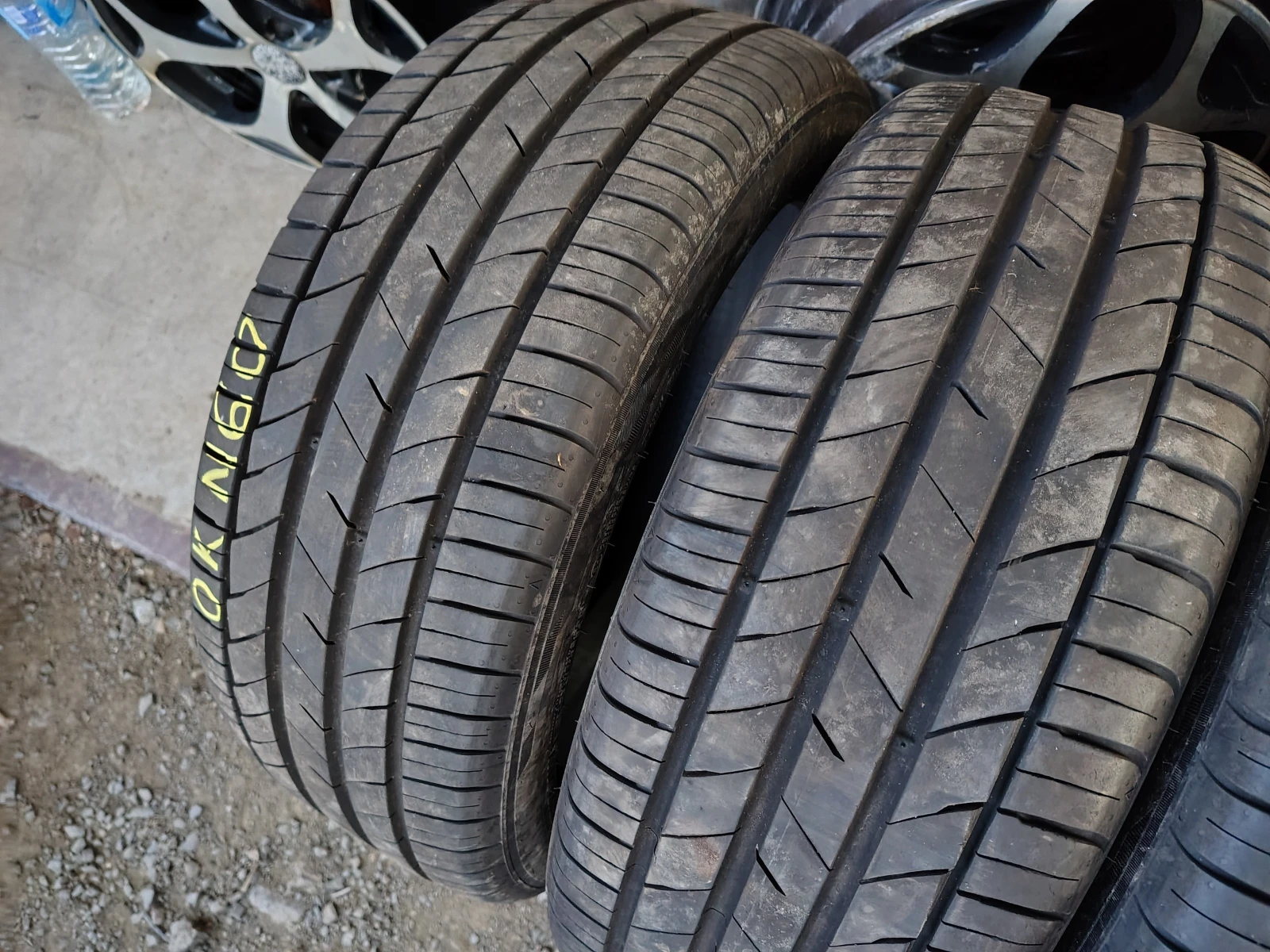 Гуми Летни 215/45R17, снимка 3 - Гуми и джанти - 53725476