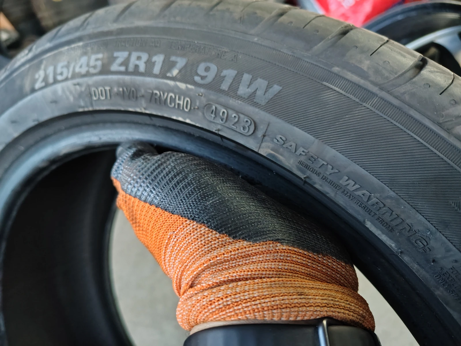 Гуми Летни 215/45R17, снимка 8 - Гуми и джанти - 53725476