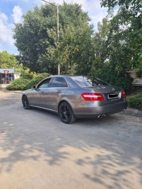 Mercedes-Benz E 200, снимка 1