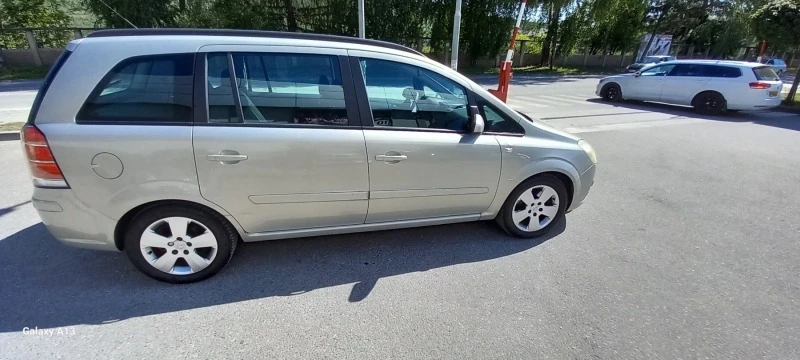 Opel Zafira, снимка 3 - Автомобили и джипове - 48091321