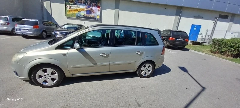 Opel Zafira, снимка 4 - Автомобили и джипове - 48091321