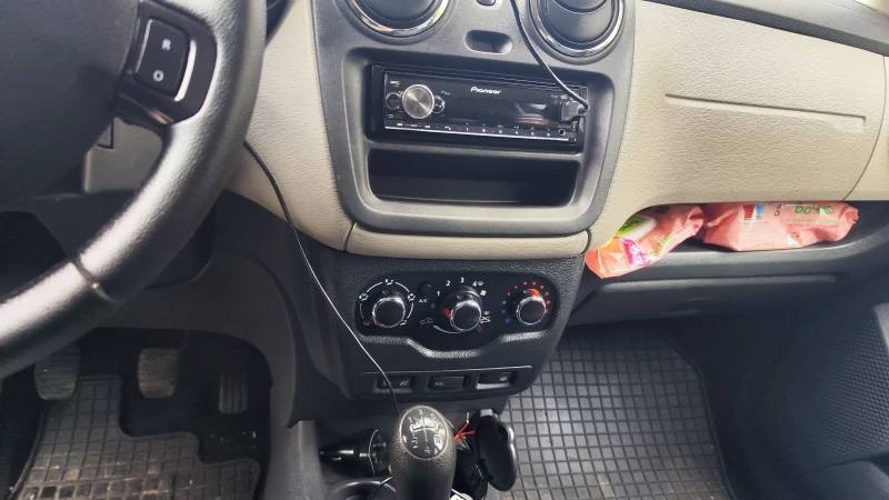 Dacia Lodgy 1.6. 102кс., снимка 11 - Автомобили и джипове - 47012863