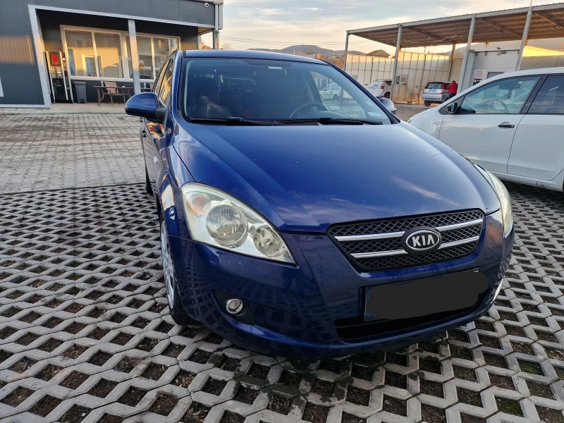 Kia Ceed 1.6 CRDI, снимка 2 - Автомобили и джипове - 48517724