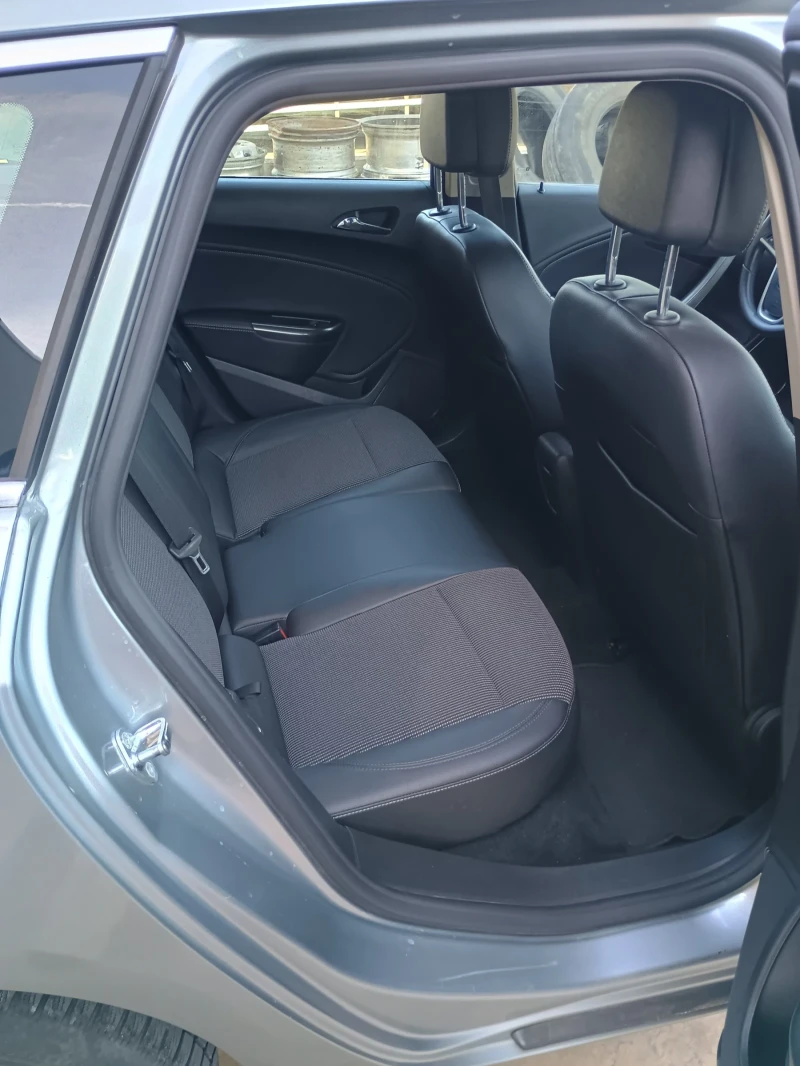Opel Astra 1.7CDTI  Sports Tourer  EURO5, снимка 10 - Автомобили и джипове - 52230081