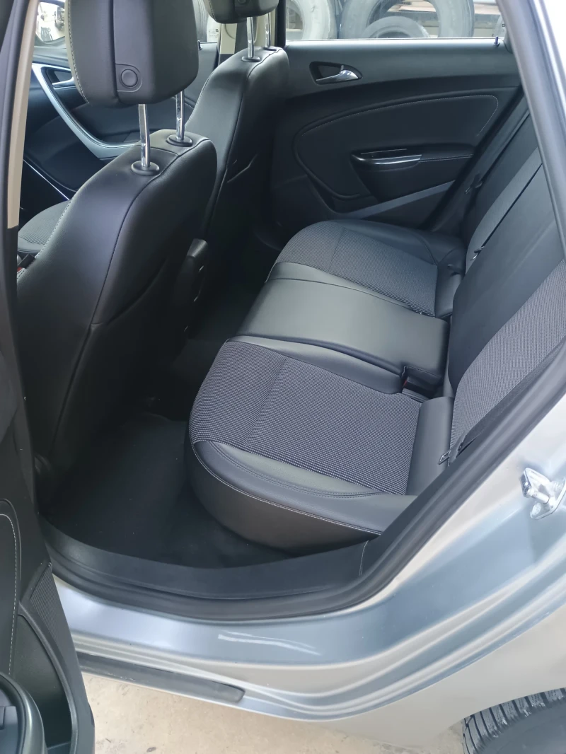 Opel Astra 1.7CDTI  Sports Tourer  EURO5, снимка 9 - Автомобили и джипове - 52230081