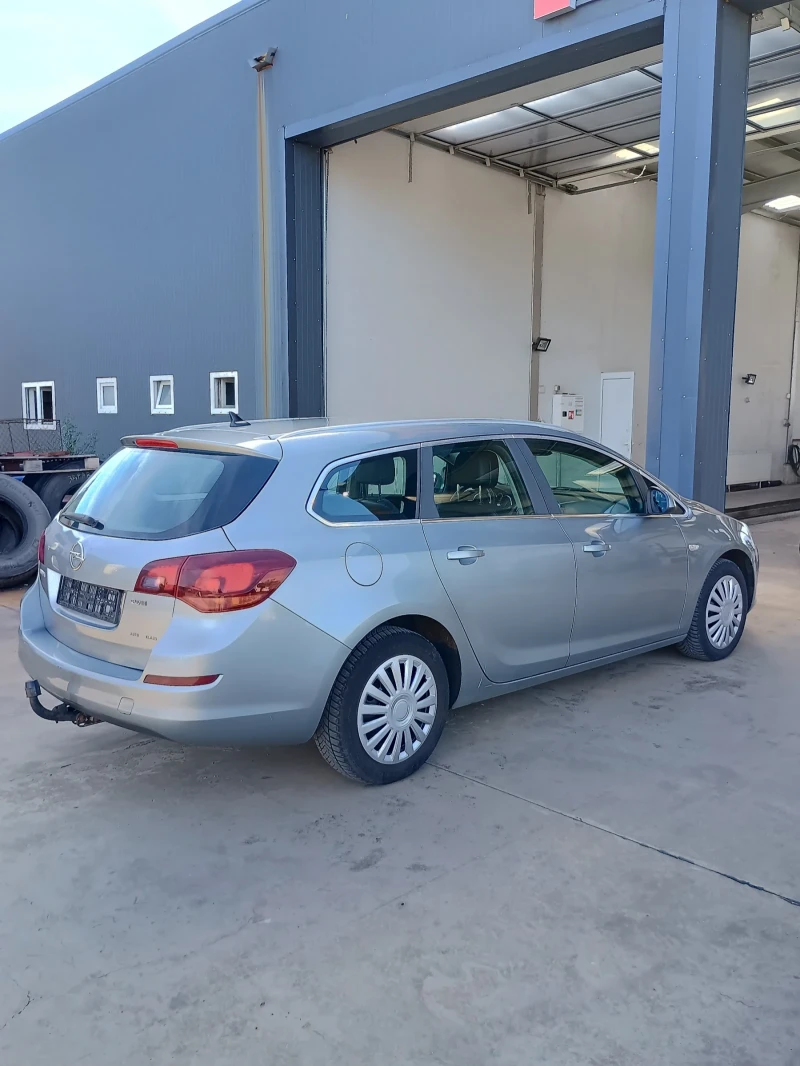 Opel Astra 1.7CDTI  Sports Tourer  EURO5, снимка 5 - Автомобили и джипове - 52230081