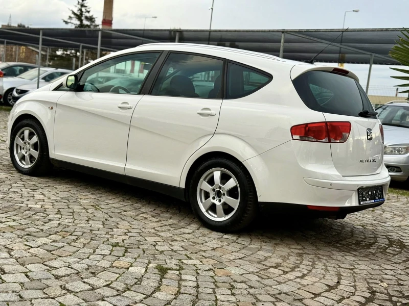 Seat Altea XL 2.0 AВТОМАТИК, снимка 3 - Автомобили и джипове - 52393540