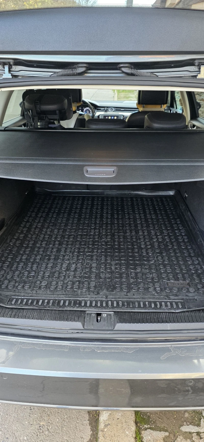 VW Passat, снимка 12 - Автомобили и джипове - 52615530