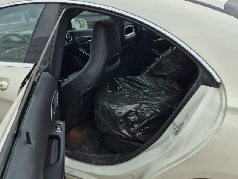 Mercedes-Benz CLA 250 * CARFAX * ФИНАНСИРАНЕ , снимка 12 - Автомобили и джипове - 52830645