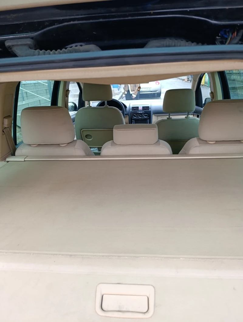 VW Touran, снимка 15 - Автомобили и джипове - 52864951