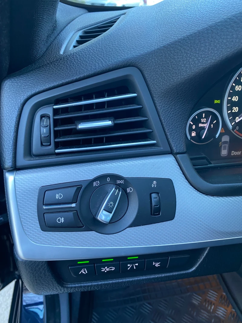 BMW 530 M-pack\Distronic\Keyless\Head-up\Full , снимка 7 - Автомобили и джипове - 52957832