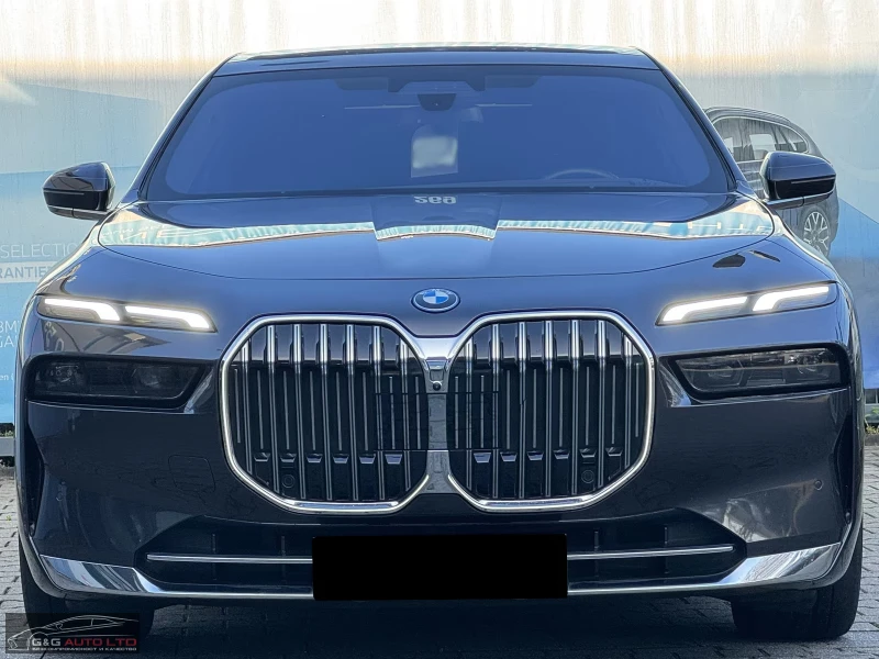 BMW 750 xDrive/489HP/PANO/MASSAGE/B&W/360/HUD/MEMO/765g, снимка 2 - Автомобили и джипове - 53380074