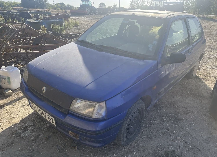 Renault Clio 1.2, снимка 1 - Автомобили и джипове - 48807253