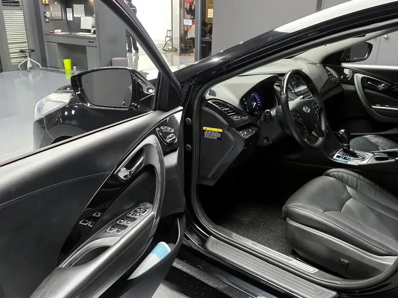 Hyundai Grandeur 2.4, снимка 11 - Автомобили и джипове - 54625800