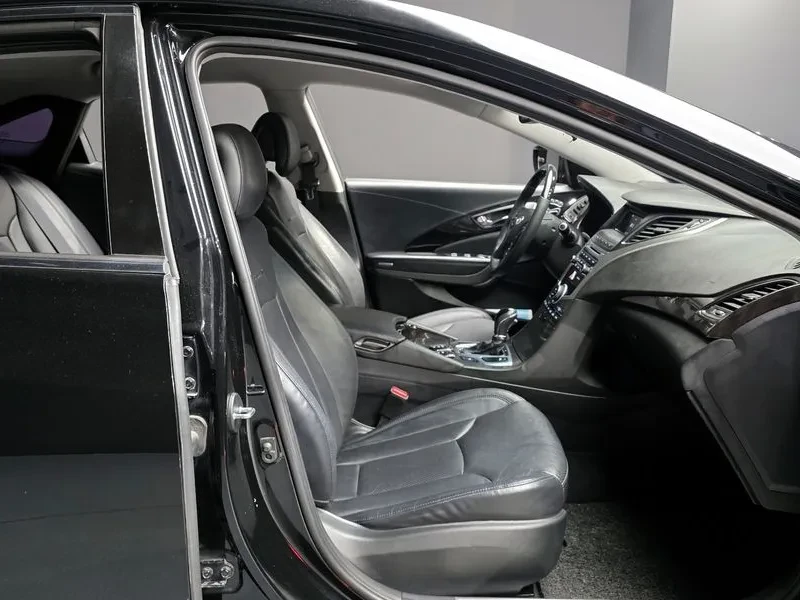 Hyundai Grandeur 2.4, снимка 10 - Автомобили и джипове - 54625800